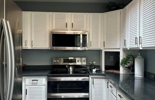 Kendall Casa | Luxury Stays at HoneyComb Home-Wine Country- Sleeps 10 w/ Game Room!