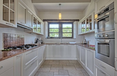 Sveti Bartol Villa | Villa de piedra de lujo con piscina privada y jardín y hermosas vistas panorámicas