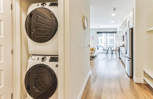 City Park West Apartamento | Luxury Studio, Gym, Spa, Garage Parking, Safe 313