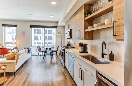 City Park West Apartamento | Luxury Studio, Gym, Spa, Garage Parking, Safe 313