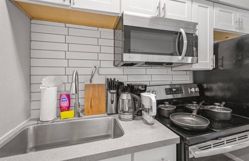 Peaceful Valley Apartamento | Luxury Studio Oldtown Scottsdale Free Parking
