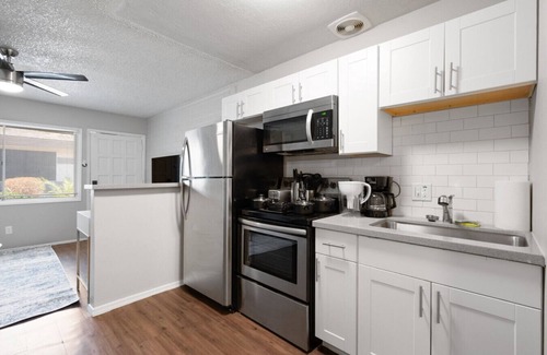 Peaceful Valley Apartamento | Luxury Studio Oldtown Scottsdale Free Parking