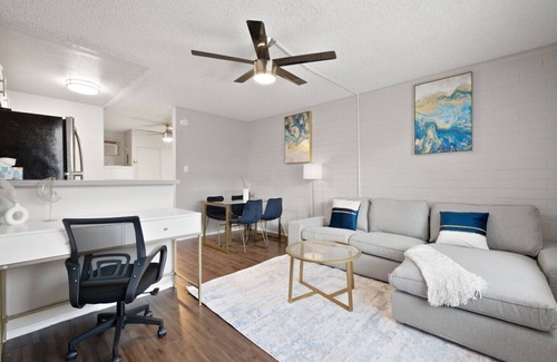 Peaceful Valley Apartamento | Luxury Studio Oldtown Scottsdale Free Parking
