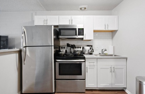 Peaceful Valley Apartamento | Luxury Studio Oldtown Scottsdale Free Parking