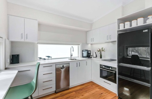 Nedlands Apartamento | Luxury studio set in the trees, close to hospitals, Uni, and Cat buses