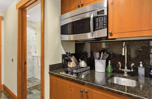 Stowe Area Condominio | New Ridgeline Studio @ SML de lujo, vista frontal cuatro incluye $ 40 por día Tarifa del resort