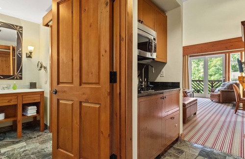 Stowe Area Condominio | New Ridgeline Studio @ SML de lujo, vista frontal cuatro incluye $ 40 por día Tarifa del resort