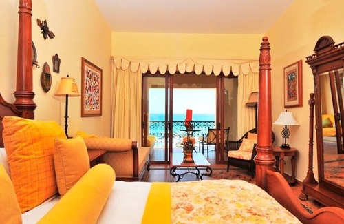Los Cabos Complejo | Luxury studio suite at Hacienda Encantada Resort