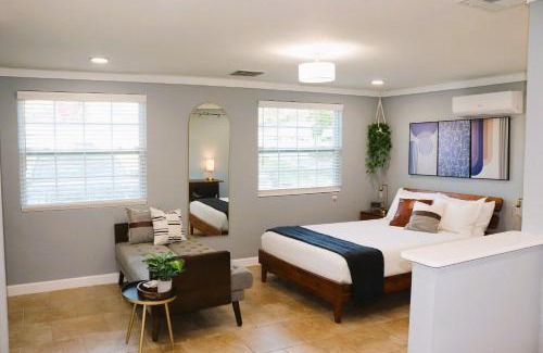 Town 'n' Country Apartamento | Luxury Studio Suite close to Tampa Airport
