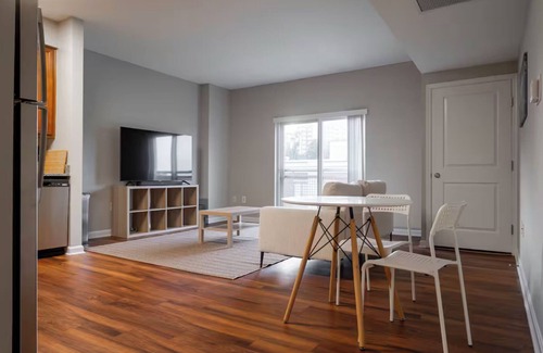 North Bethesda Apartamento | Luxury Stunning 1Bdr+DEN by metro 3 ID135