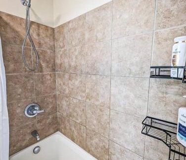 Stockade Historic District Apartamento | Luxury Stylish Townhome King Beds WD Garage