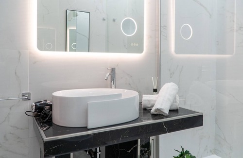 Ostiense Apartamento | Luxury suite con vasca idromassaggio a tema Eros vicina al centro di Roma