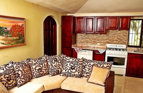 Cabarete Apartamento | Luxury suite in central cabarete, cable TV/WiFi, pool, fitness center, spa/bar