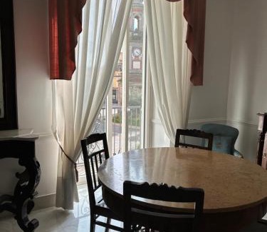 Frattamaggiore Apartamento | Luxury suite on the square