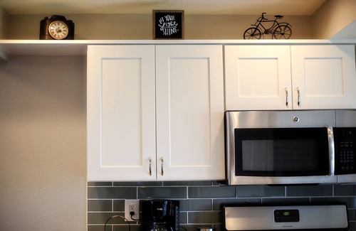 Northwest Colorado Springs Apartamento | Suite de lujo con cocina, senderos y hermosa vista