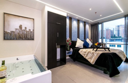 Lalinde Hotel | Suite de lujo con jacuzzi doble