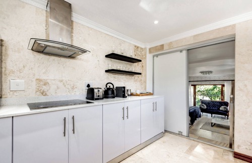 Greater Johannesburg Metropolitan Area Cabina | Luxury suite with exclusive offers and amenities in Midrand