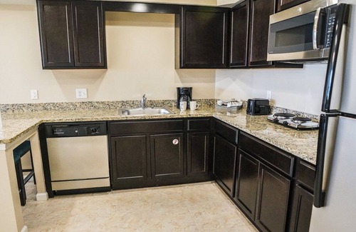 Florida Central Atlantic Coast Complejo | Luxury suites, 7 heated pools & minutes from Orlando’s world-famous parks