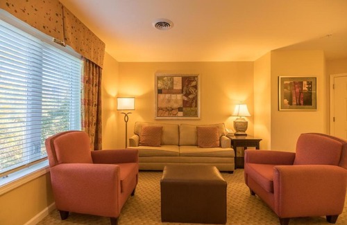 Williamstown Apartamento | Luxury Suites at Vacation Village in The Berkshires