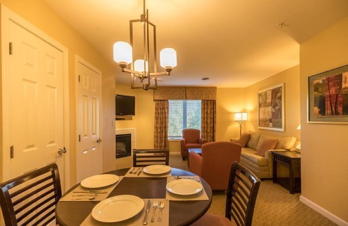 Williamstown Apartamento | Luxury Suites at Vacation Village in The Berkshires