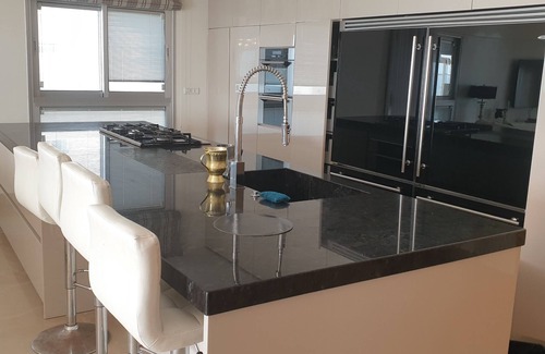 Netanya Apartamento | Luxury Sunny Apartment, Full Sea View, Very Spacious Terrace