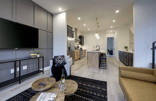 Maxwell Casa | Luxury Superstar Townhome - Large Private Terrace