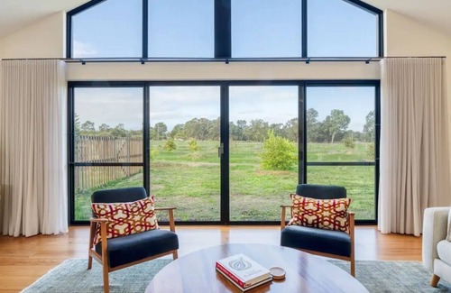 Stratton Casa | Luxury Swan Valley farm stay