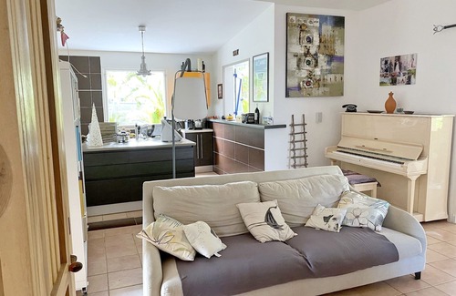 Le Francois Casa | LUXURY SWIMMING POOL & GARDEN near the East Cape lagoon
