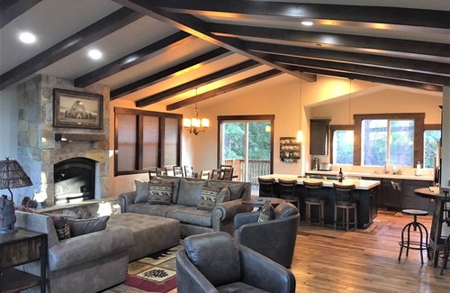Kings Beach Casa | Casa de vacaciones de lujo en Tahoe Vista / Kings Beach / Alquiler de esquís disponible