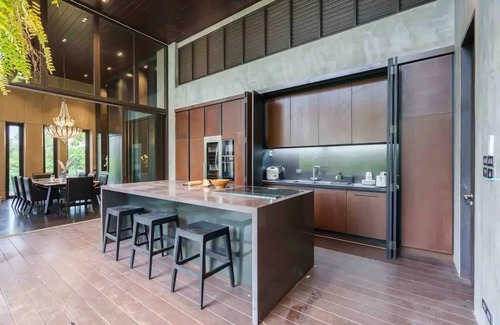 Ekkamai Villa | Villa de lujo moderna con piscina y jacuzzi, 5 habitaciones, Thonglor