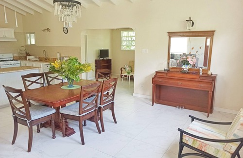 Fitts Village Casa | Luxury Three Bedroom Two and 1/2 Bathroom Bungalow Close to Beach