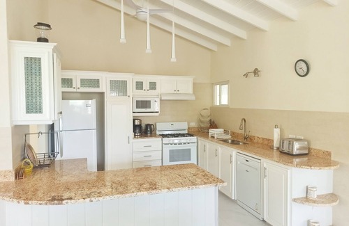 Fitts Village Casa | Luxury Three Bedroom Two and 1/2 Bathroom Bungalow Close to Beach