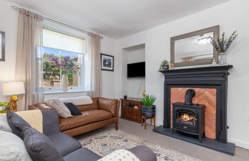 Cardigan Casa | Luxury three bedroom coastal cottage