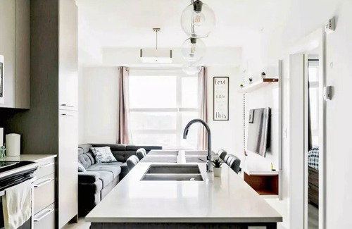 Calgary Condominio | Luxury Top Floor💎FREE Parking💎PS4💎10min to Airport