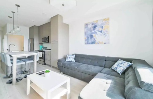 Calgary Condominio | Luxury Top Floor💎FREE Parking💎PS4💎10min to Airport