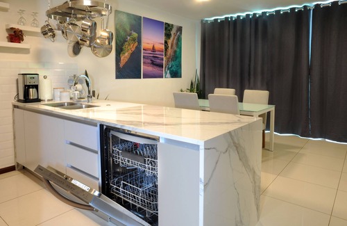 San José Condominio | Luxury Top Floor PH w/Pool, Gym and Rooftop Patio