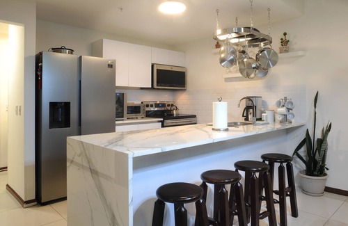 San José Condominio | Luxury Top Floor PH w/Pool, Gym and Rooftop Patio