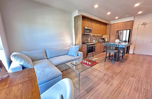 The Crossings Apartamento | Luxury Top Floor Apartment in Mountain View, California