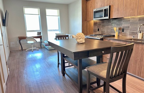 The Crossings Apartamento | Luxury Top Floor Apartment in Mountain View, California