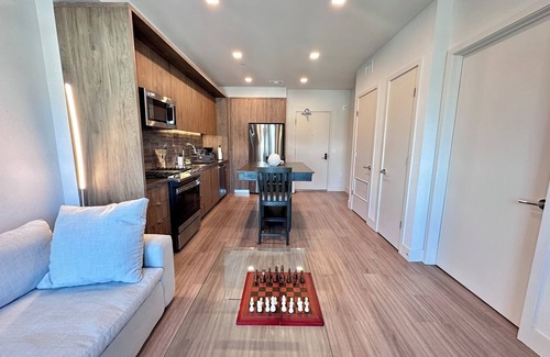 The Crossings Apartamento | Luxury Top Floor Apartment in Mountain View, California