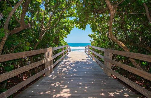 Indian Harbour Beach Casa | Luxury Townhouse Minutes from Beach and Downtown