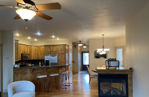 Southeast Boise Casa | Luxury townhome - minutes from downtown and airport!