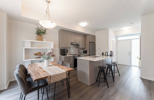 Vaughan Casa | Luxury Townhouse in Vaughan