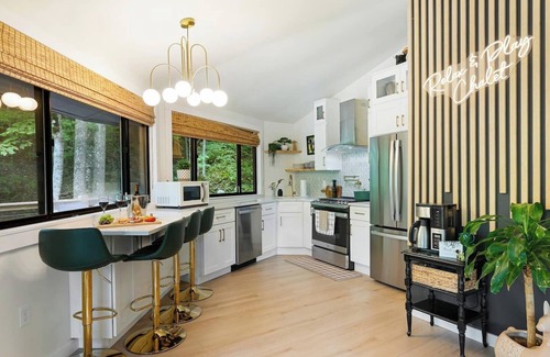 Wolf Laurel Chalet De Esquí | This chalet is a 2 bedroom(s), 1.5 bathrooms, located in Mars Hill, NC.