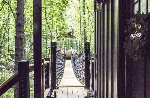 Saluda Cabina | Luxury Treehouse 20 miles from asheville.