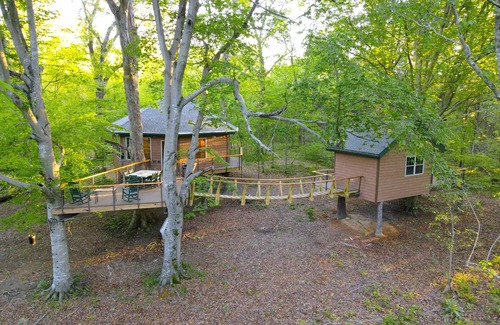 Greenbrier Cabina | Luxury Treehouse Getaway just north of Nashville TN