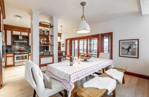 Mont-Tremblant Chalet De Esquí | Luxury Tremblant Chalet - Ski-in/Ski-out Panache