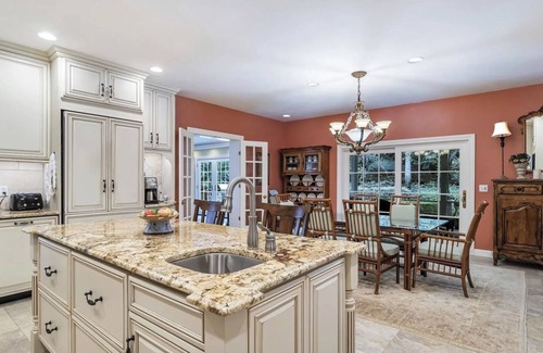 Lake Wales Casa | Luxury Tropical Florida Getaway - Close to Disney / Universal / Legoland
