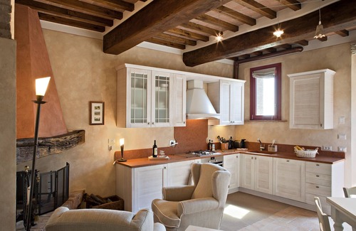 Gambassi Terme Apartamento | Lujo toscana de un dormitorio con terraza y jardín Cerca de San Gimignano