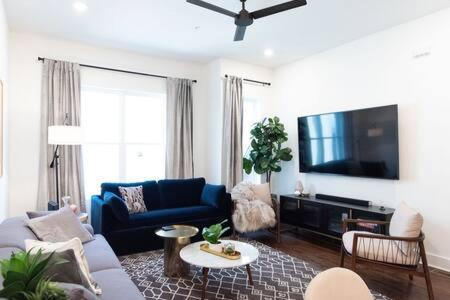 Hillsboro West End Casa | Luxury Twin Homes with Rooftop Decks